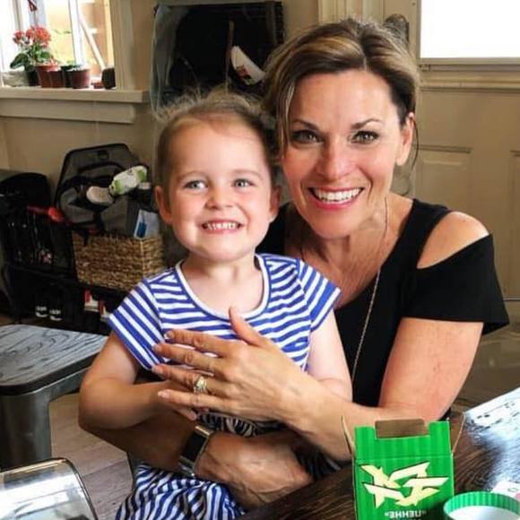 Meet your Posher, Shelley - Picture 1 of 1